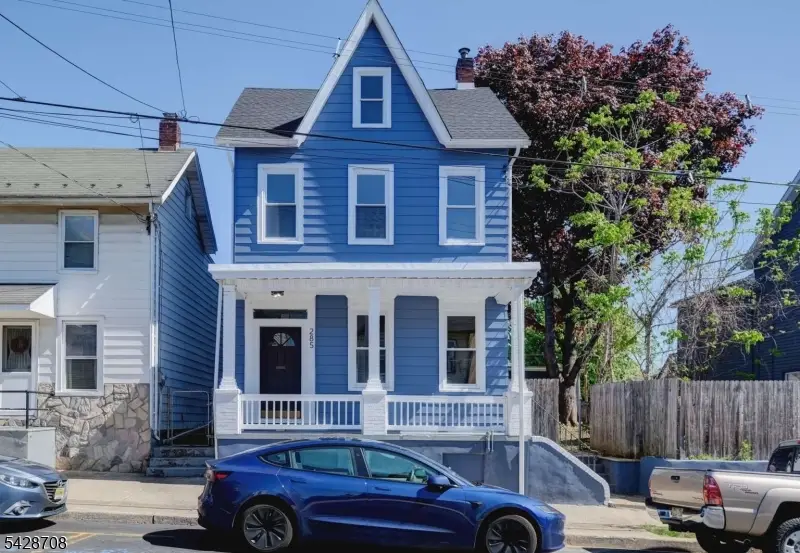 285 Chambers St, Phillipsburg, NJ 08865 - #1