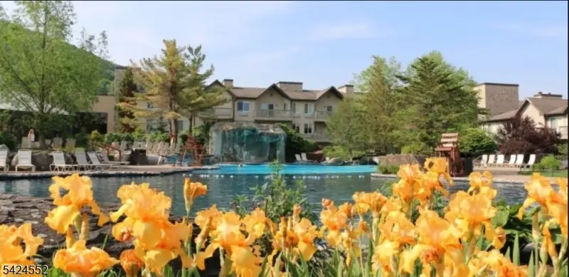 2 Chamonix Dr #413, Vernon Center, NJ 07462 - #1