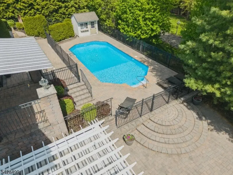 5 Francesca Ct, East Hanover, NJ 07936 - #3