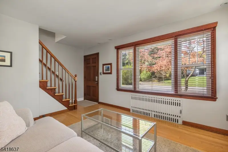 75 Hillside Ave, Berkeley Heights, NJ 07922 - #3
