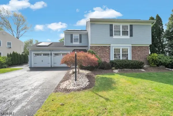 55 Alexandria Dr, Manalapan Twp., NJ 07726