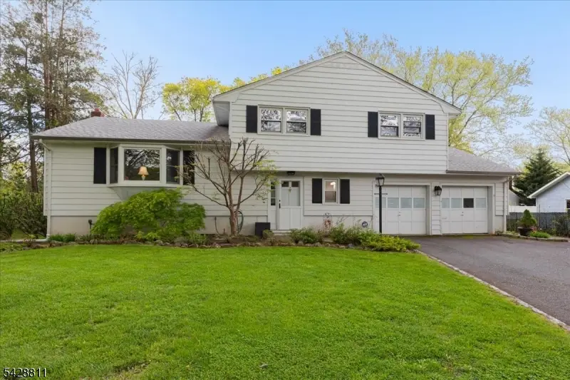 1075 Charles St, Mountainside, NJ 07092 - #1