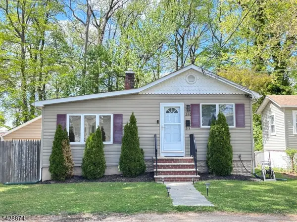 260 Greenwood Dr, Old Bridge Twp., NJ 07735