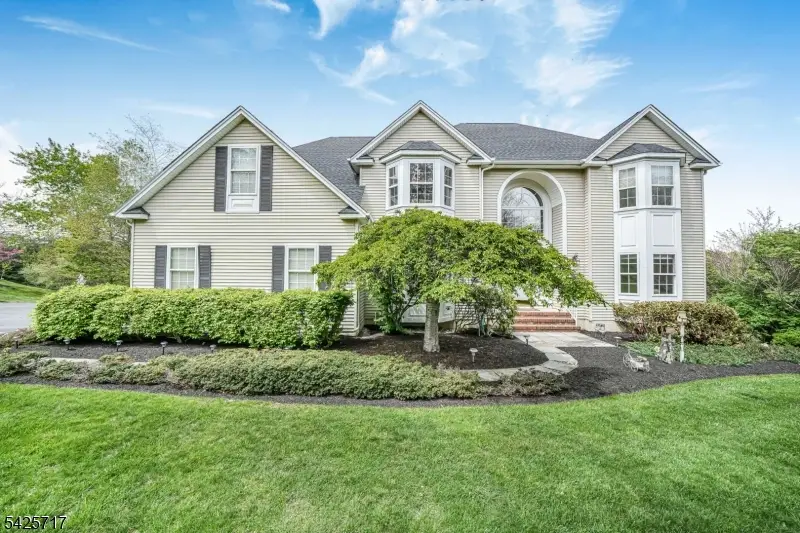 6 Wolfe Run Ct, Washington, NJ 07853 - #1