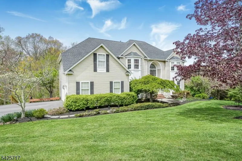 6 Wolfe Run Ct, Washington, NJ 07853 - #2