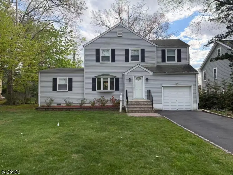 85 Irving Ave, Livingston, NJ 07039 - #1