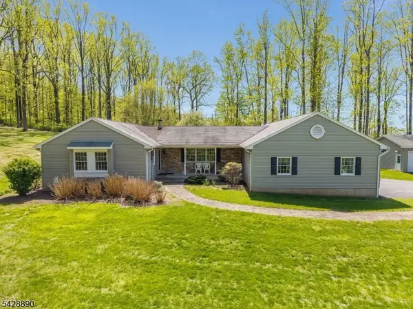 352 Bellis Rd, Holland Twp., NJ 08848