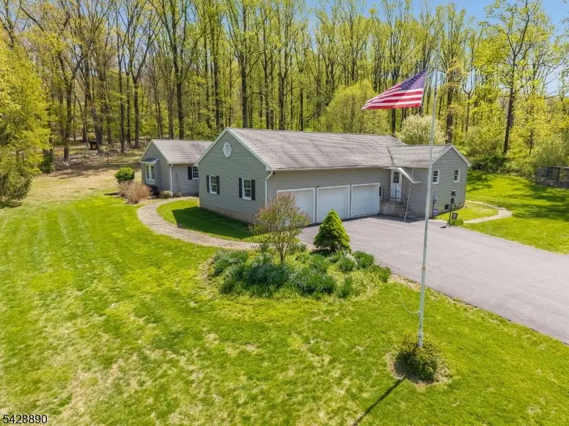 352 Bellis Rd, Holland, NJ 08848 - #3