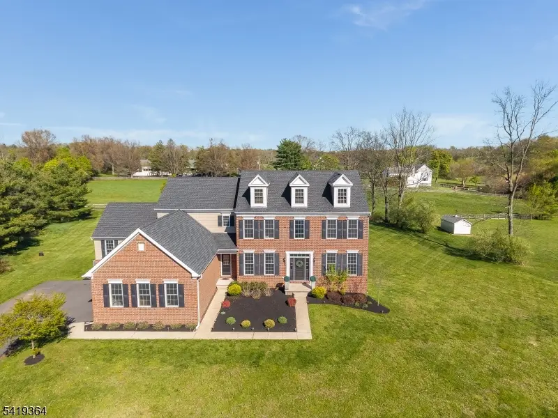 1 Belmont Ct, Pittstown, NJ 08867 - #2