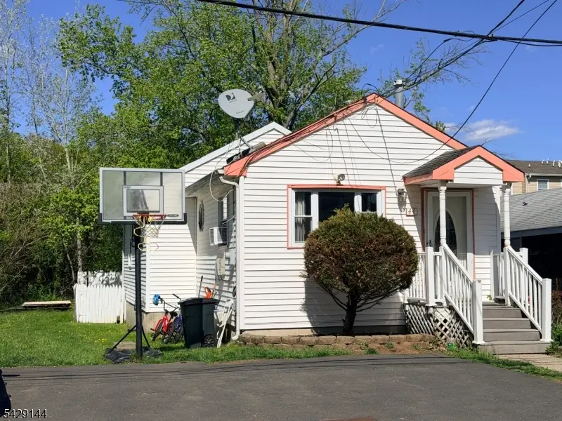 44 Salem Pl, Cliffwood, NJ 07721 - #1