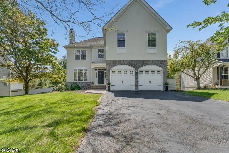 8 Miller Ln, White House Station, NJ 08889 - #1