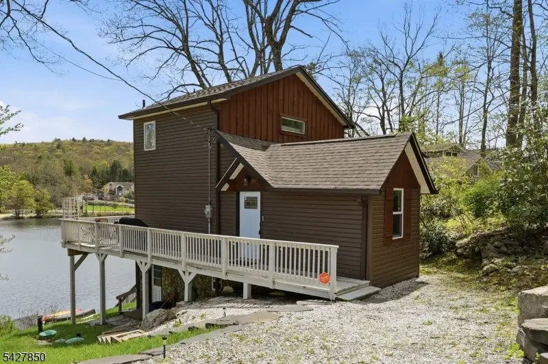 51 Goldfinch Ln, West Milford, NJ 07480 - #1