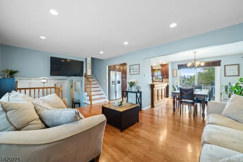 11 Barbara Dr, Clifton, NJ 07013 - #3