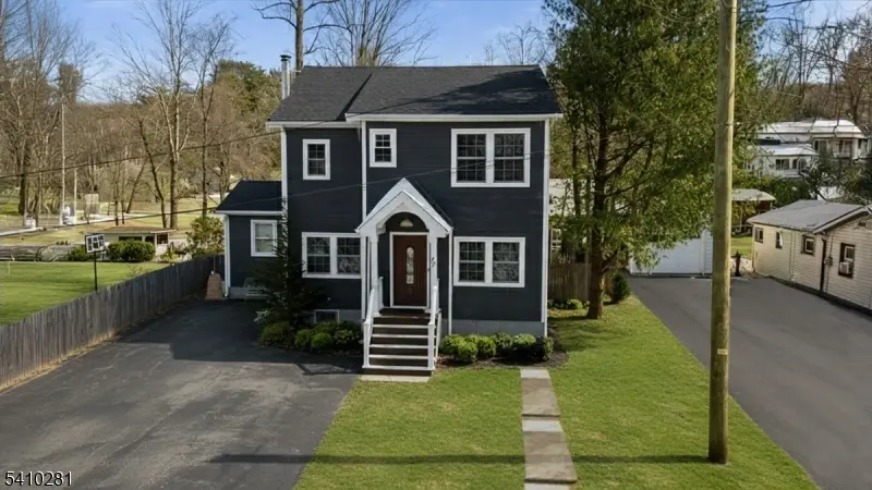 17 Birchwood Pass, West Milford, NJ 07480 - #1