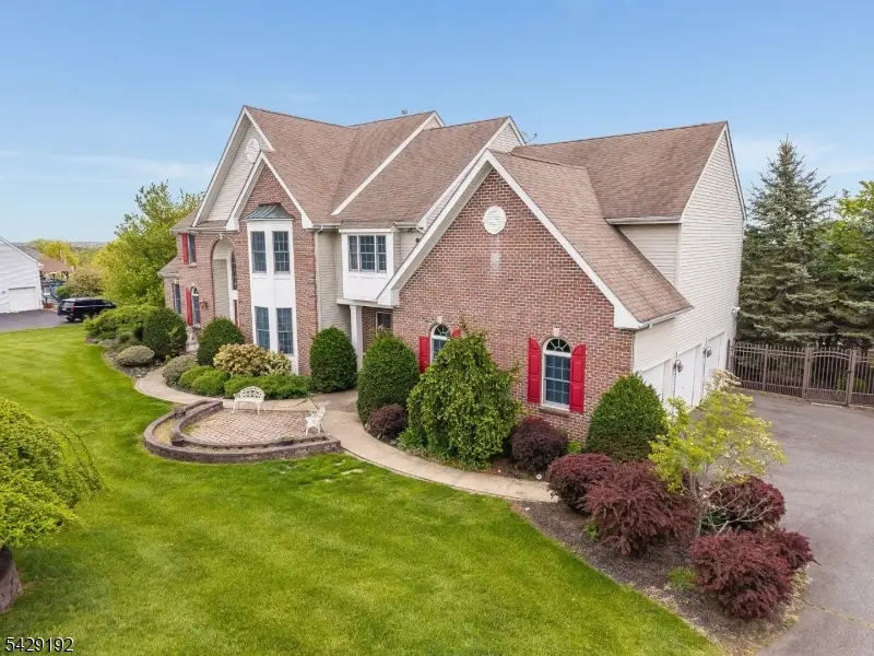 3 Kentview Ct, Raritan, NJ 08822 - #1