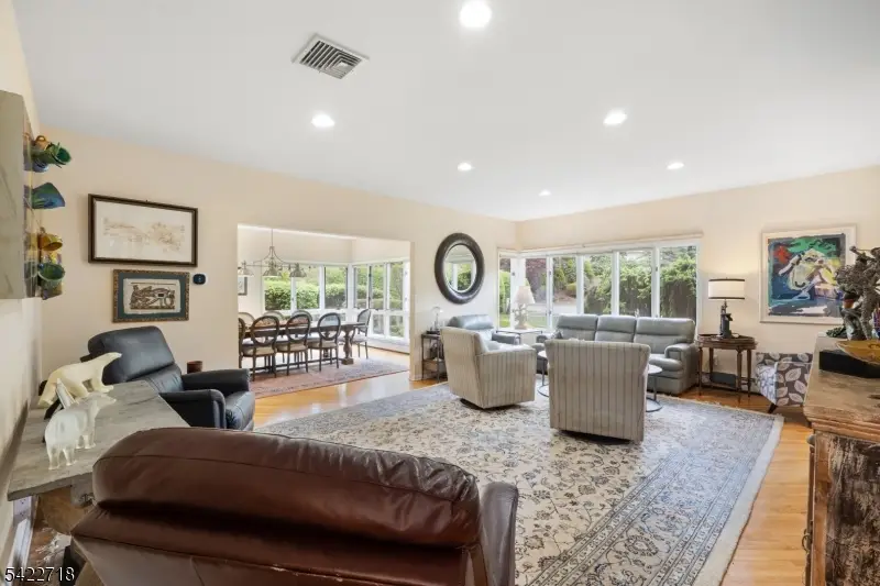 4 Chadwick Ct, Denville, NJ 07834 - #3