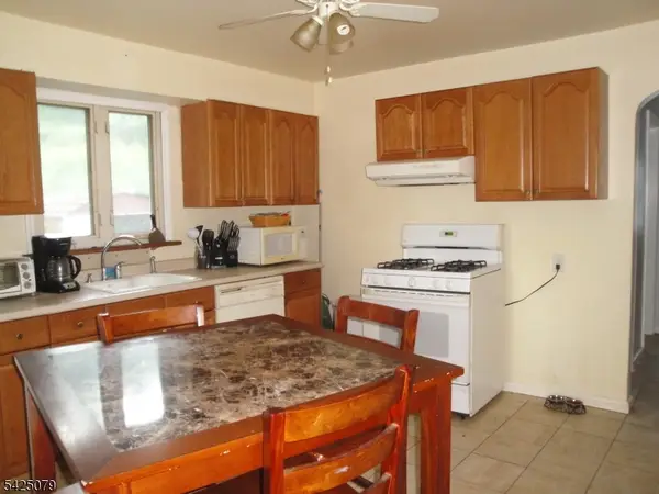 290 Central Ave, Haledon Boro, NJ 07508