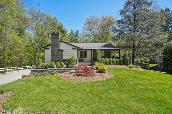 586 Sparrowbush Rd, Wyckoff Twp., NJ 07481