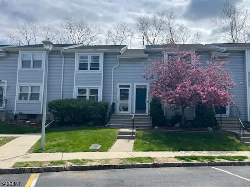14 Village Dr, Hamburg, NJ 07419 - #1