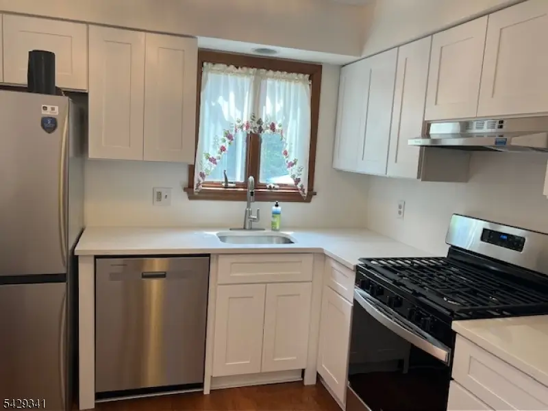 14 Village Dr, Hamburg, NJ 07419 - #3