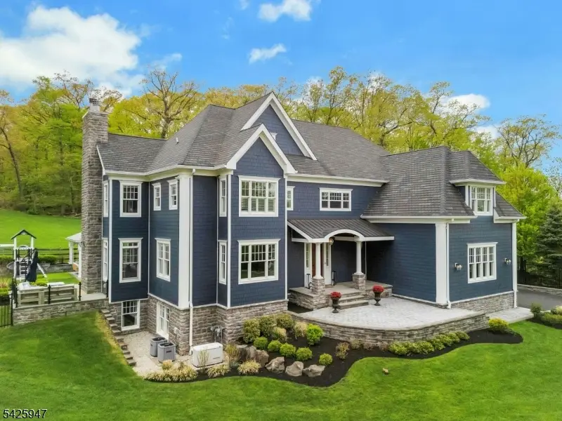 138 Oakwood Rd, Watchung, NJ 07069 - #1