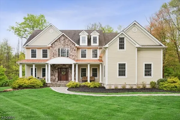 8 Forest Dr, Mendham Boro, NJ 07945