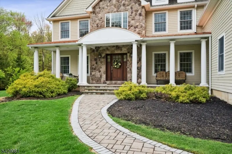 8 Forest Dr, Mendham, NJ 07945 - #3