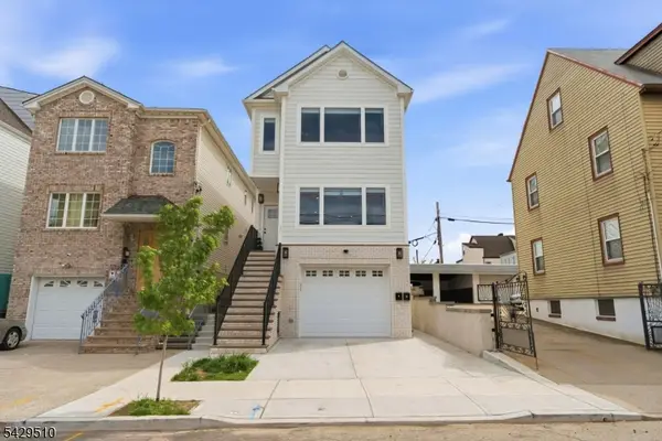 31 Patterson St, Harrison Town, NJ 07029