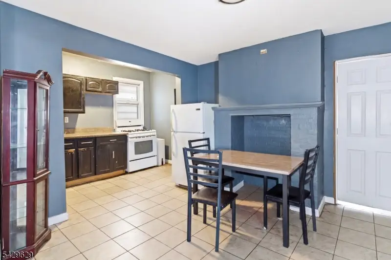 176C Parker St, Newark, NJ 07104 - #3
