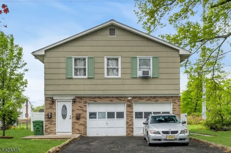 424 Bartlett St, Roselle, NJ 07203 - #1