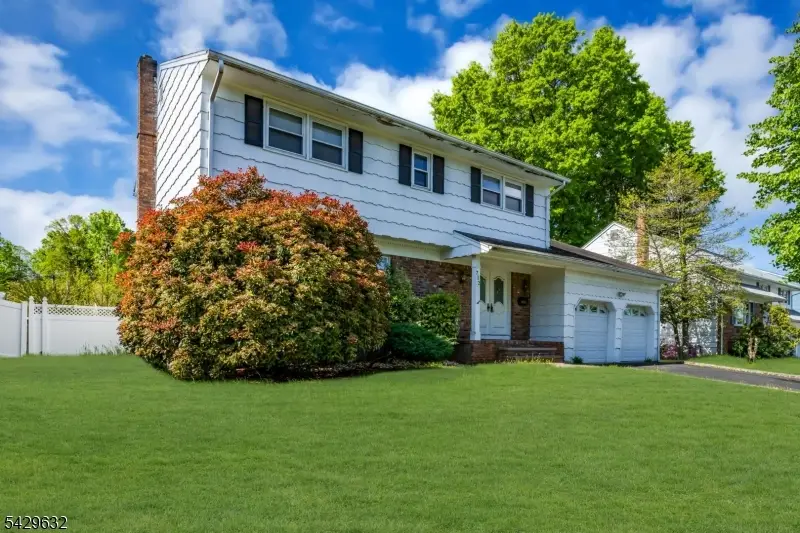 712 Moses Dr, Rahway, NJ 07065 - #3