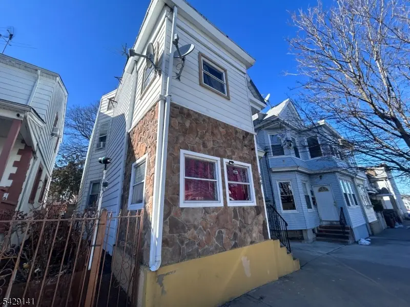 966 E 24th St, Paterson, NJ 07513 - #2