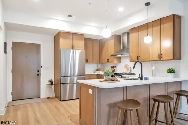 20 Encampment Ct 303 #303, Montville Twp., NJ 07082
