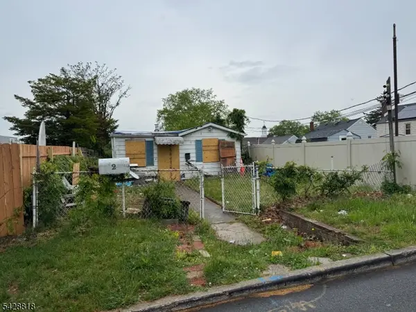 2 Donald St, Clifton City, NJ 07011