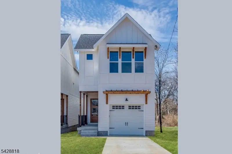 2 Donald St, Clifton, NJ 07011 - #2