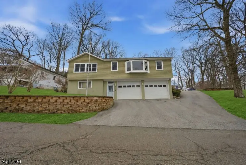 335 Elmira Trl, Hopatcong, NJ 07843 - #3