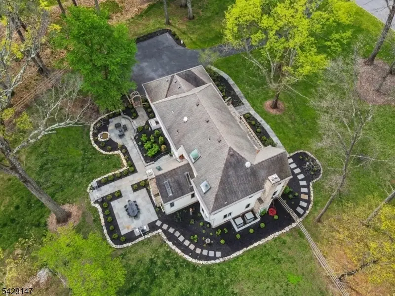 4 Flintlock Rd, Readington, NJ 08822 - #2
