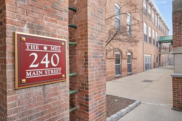 240 Main St #205, Little Falls Twp., NJ 07424