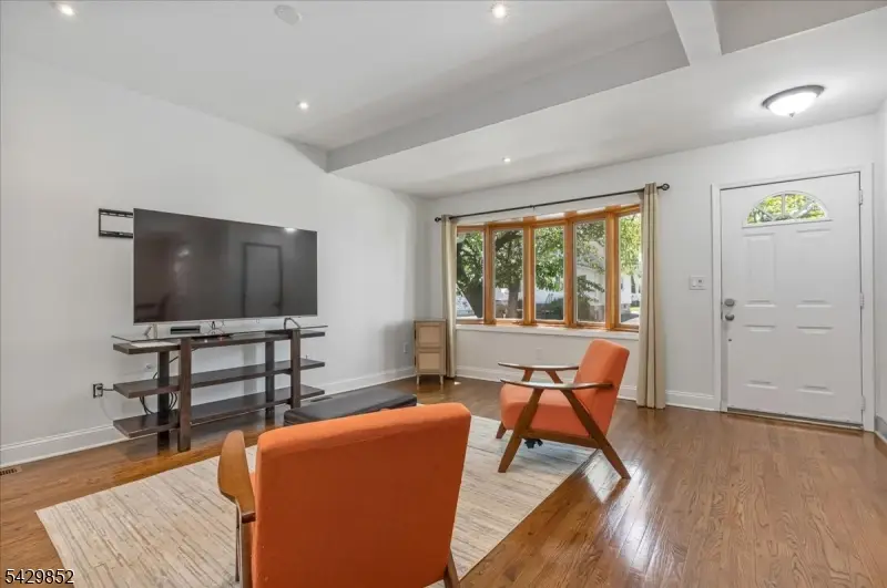 613 Maplewood Ave, Roselle Park, NJ 07204 - #3