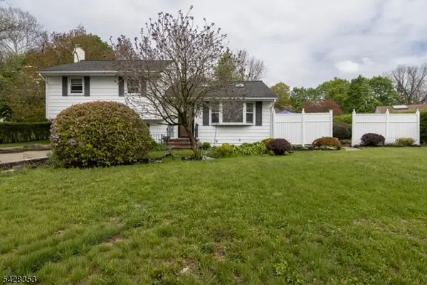 33 Marudy Dr, Clinton Town, NJ 08809