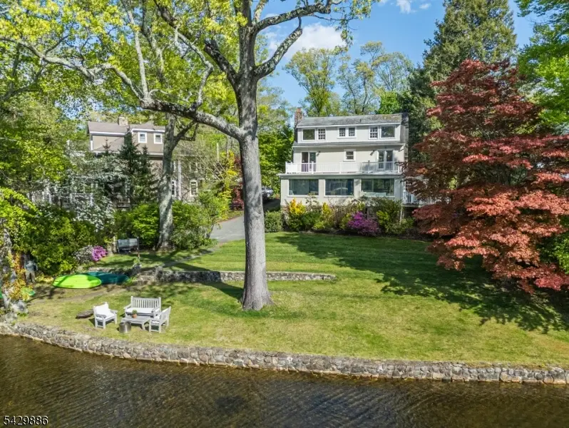 21 Fernwood Pl, Mountain Lakes, NJ 07046 - #1