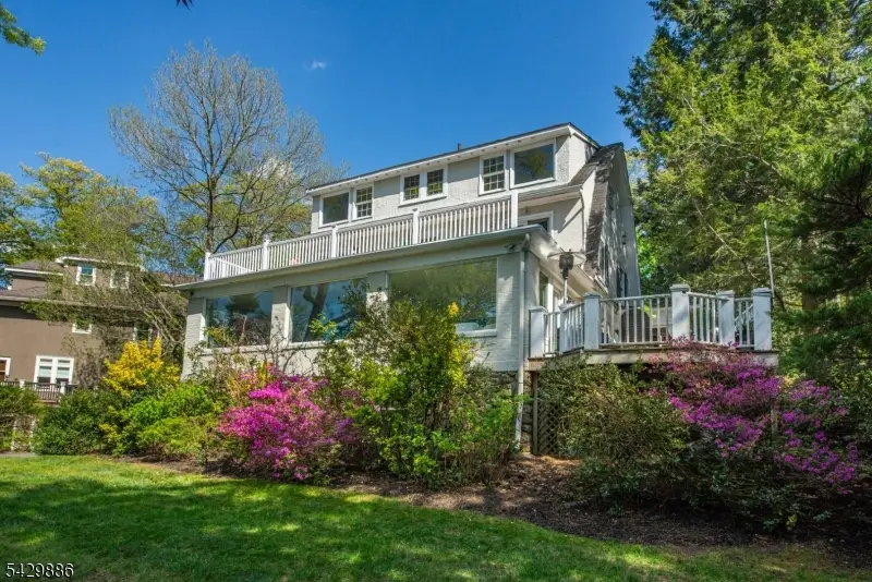 21 Fernwood Pl, Mountain Lakes, NJ 07046 - #2
