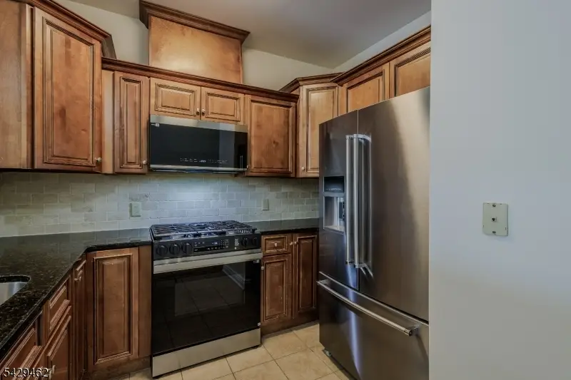 29-31 Freeman St #D-2, Newark, NJ 07105 - #2