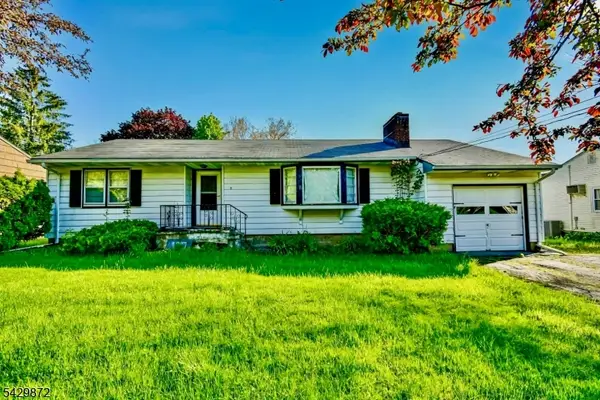 5 Gwyneth Rd, West Milford Twp., NJ 07480