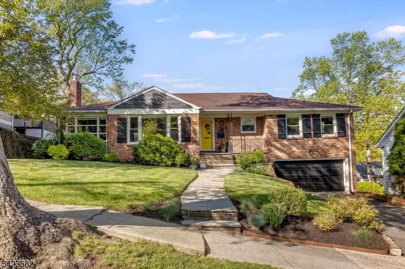 29 Bradford Ave, West Orange, NJ 07052 - #1