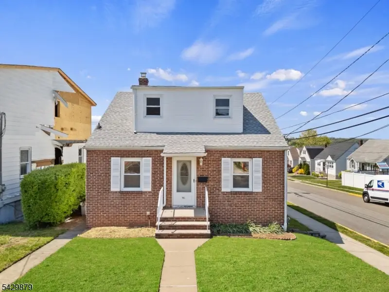 765 Chase Ave, Lyndhurst, NJ 07071 - #1