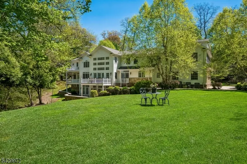9 Bishops Ln, Short Hills, NJ 07078 - #3