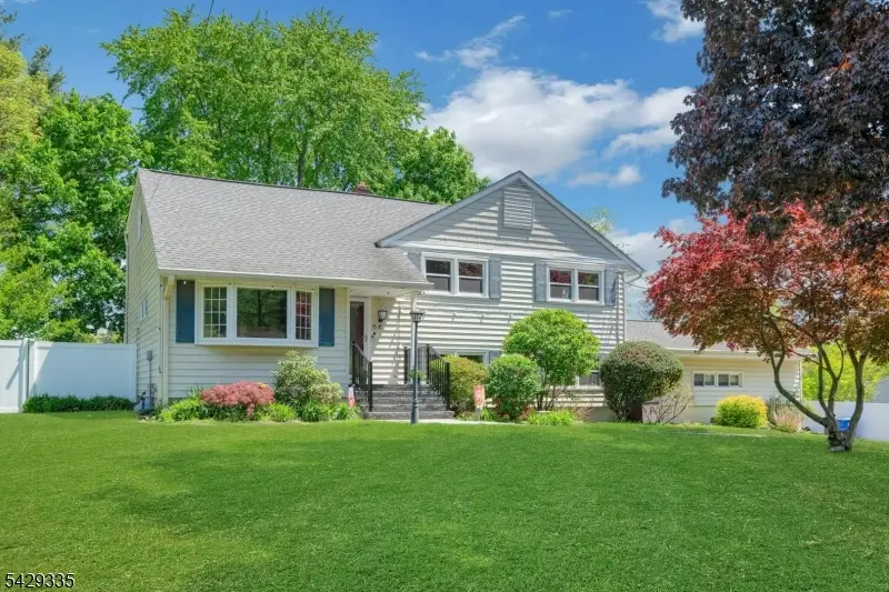 15 Maxine Dr, Morris, NJ 07960 - #1