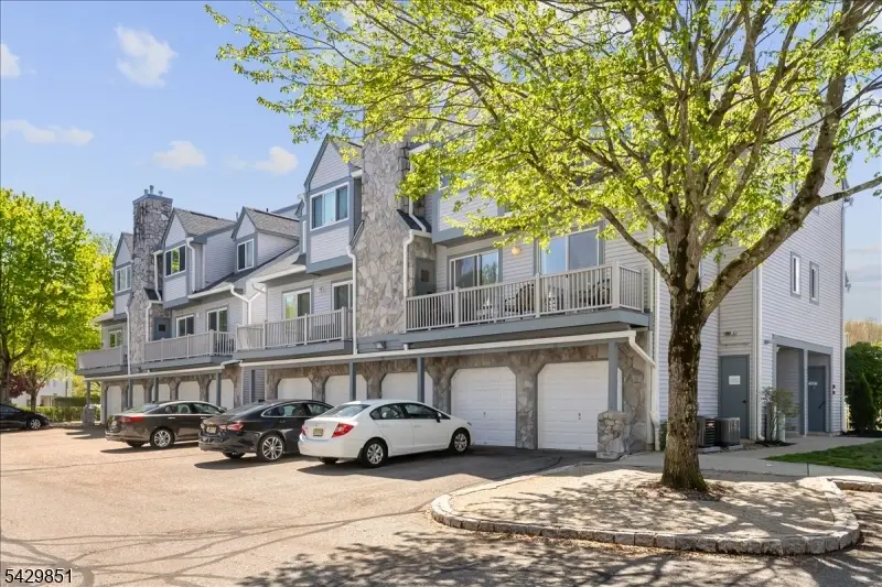 15 Garden Ct, Roxbury, NJ 07876 - #1