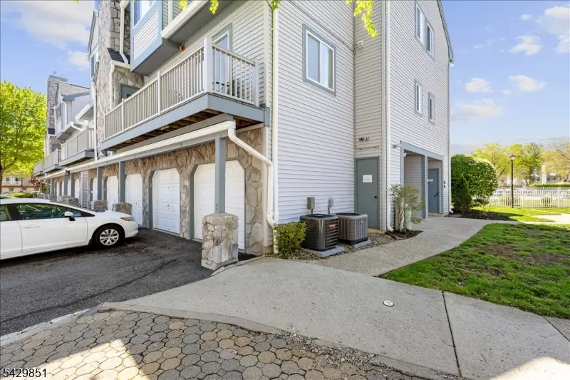 15 Garden Ct, Roxbury, NJ 07876 - #2